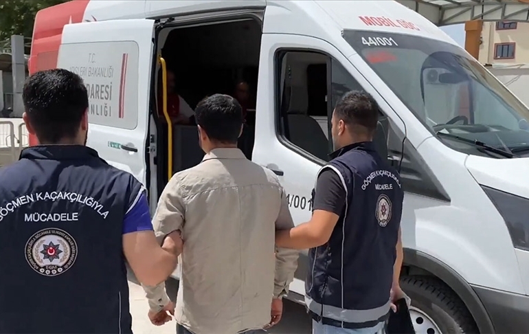 Kurban Bayramı denetiminden 1456 kaçak göçmen çıktı