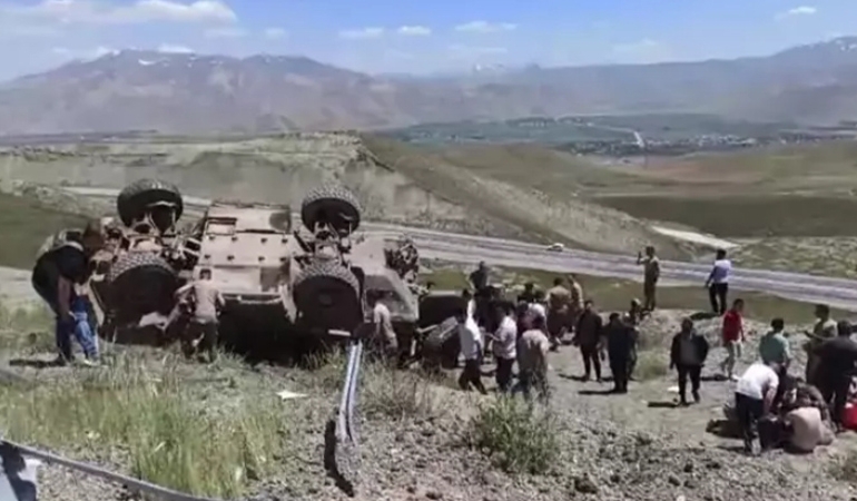 Van’da askeri araç devrildi: Yaralılar var