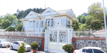 yali