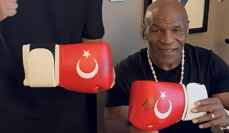 Mike Tyson’dan A Milli Takım’a hediye