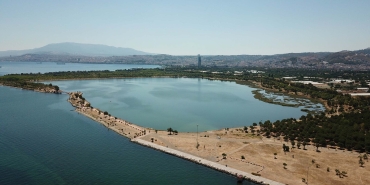 'Zemin çöküyor, önlem alınmazsa gelecekte İzmir'i su basac