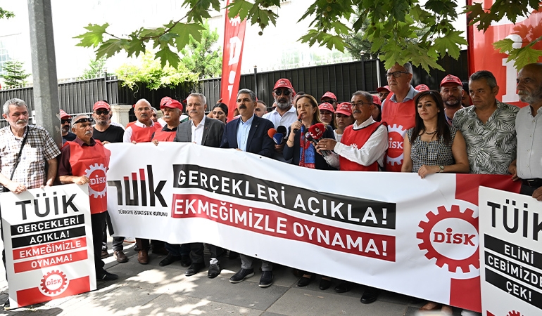 TÜİK’in önünde ‘enflasyon’ protestosu