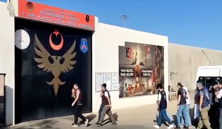 Diyarbakır merkezli 19 ilde çocuk istismarı soruşturmasında 14 kişi hakkında karar
