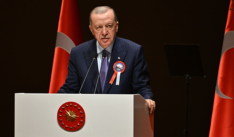 KKTC’ye gitti… Erdoğan’dan Türk ordusuna ‘işgalci’ diyen Yunan bakana tepki