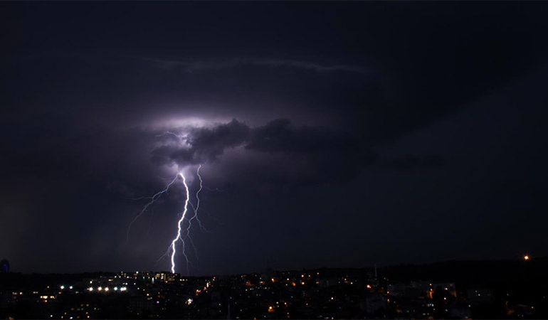 Meteoroloji’den gök gürültülü sağanak alarmı: Bu illerde yaşayanlar dikkat!