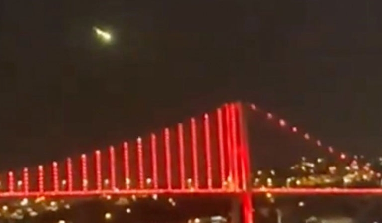 İstanbul ve birçok şehirde meteor görüldü: Türkiye Uzay Ajansı’ndan açıklama geldi