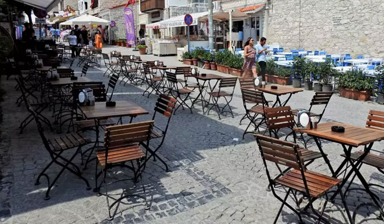 Fahiş fiyatlı mekanlar sinek avlıyor: ‘Dublör müşteri’ dönemi