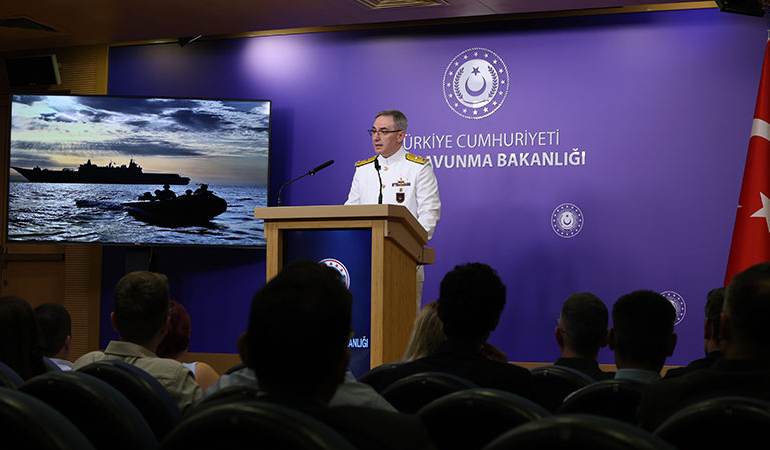 MSB kaynakları: İtalyan gemisi durduruldu