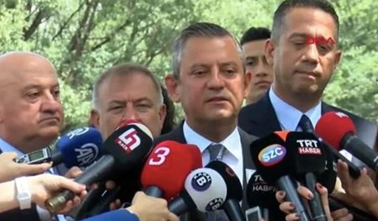 Özgür Özel’den ‘eğitim sistemi’ eleştirisi: Tarikatlar, cemaatler kavgası var