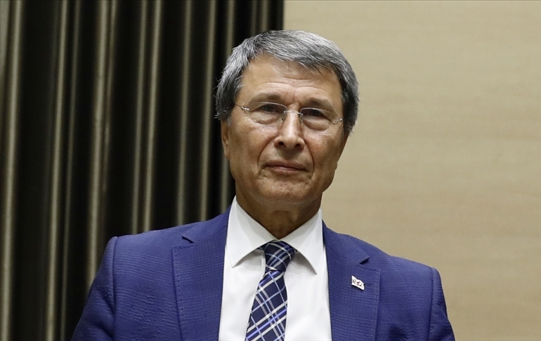 Yusuf Halaçoğlu o partinin genel başkanlığına seçildi