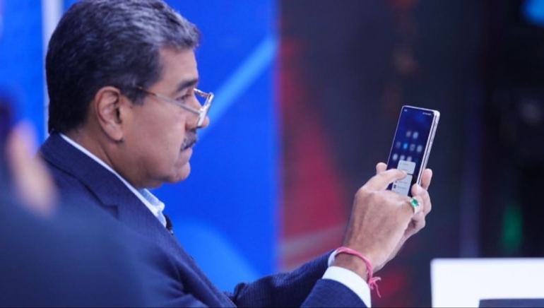 Maduro canlı yayında WhatsApp’ı sildi: ‘İki uygulamayı tavsiye ediyorum’