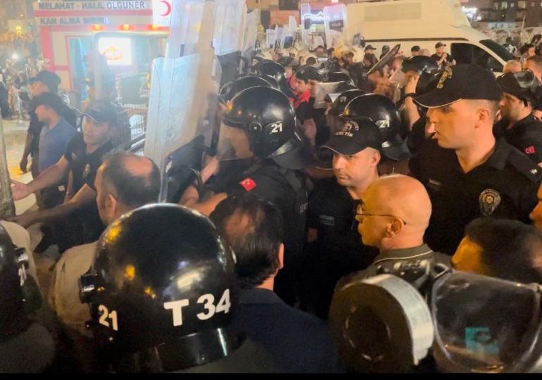 Haniye protestoları… Güvenlik Şube Müdürü: ‘Attığınız taşlar bizlere geliyor’