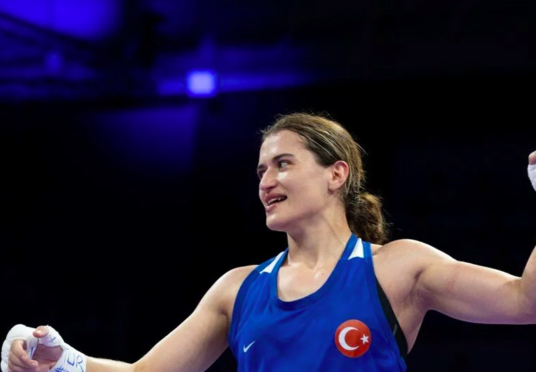 Paris’te bir başarı daha! Esra Yıldız Kahraman yarı finalde