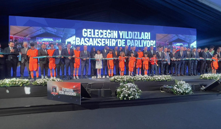 AKP İstanbul’da neler oluyor? Protokolde geriye düştü