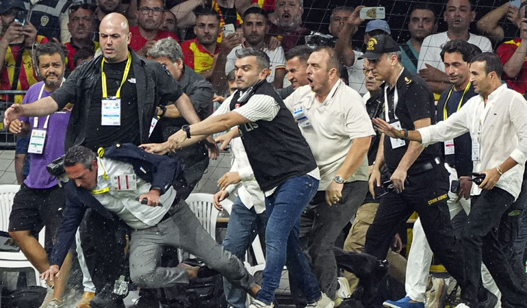 Olaylı Göztepe-Fenerbahçe maçı: İzmir’de 2 emniyet müdürü görevden alındı