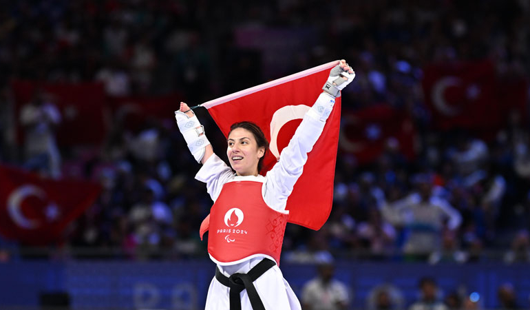 Meryem Betül Çavdar’dan Paralimpik Oyunları’nda ilk madalya