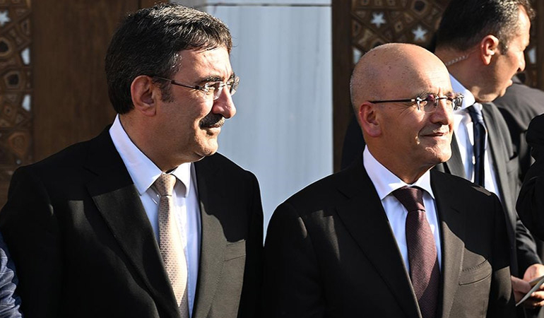 Mehmet Şimşek istifa etmek istedi mi? Saray’dan peş peşe ‘zenginlere vergi affı’ açıklaması
