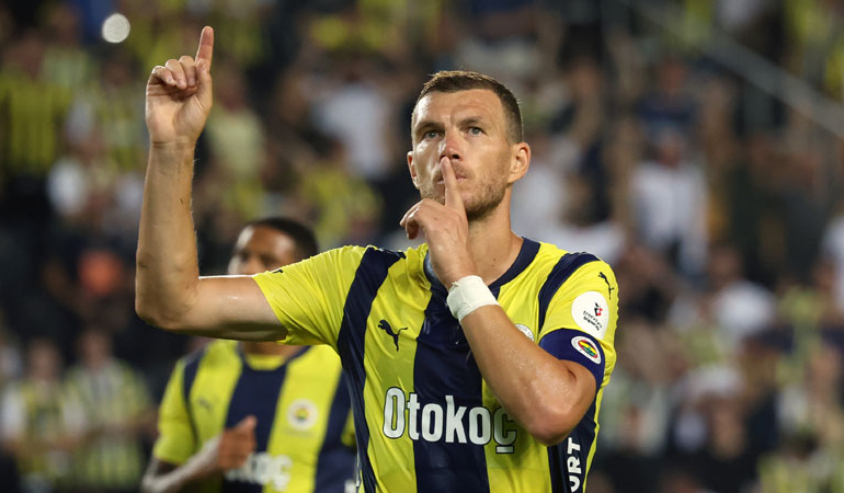 Fenerbahçe galibiyetle başladı