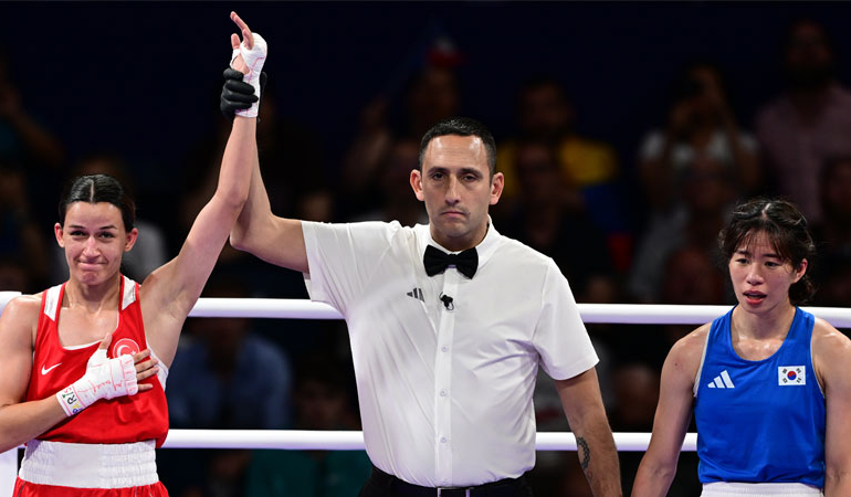 Paris 2024: Hatice Akbaş boksta finalde!