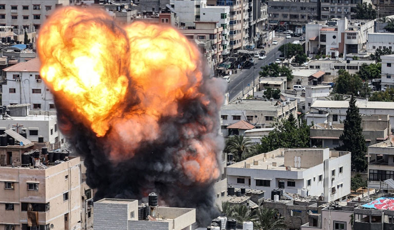 İsrail Filistinlilerin evlerini hedef aldı: 13 ölü