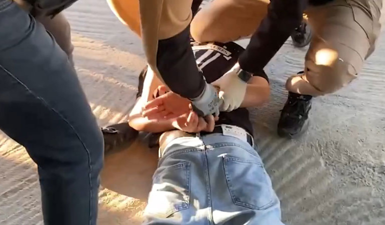 Midesinde 1 kilo uyuşturucuyla yakalandı
