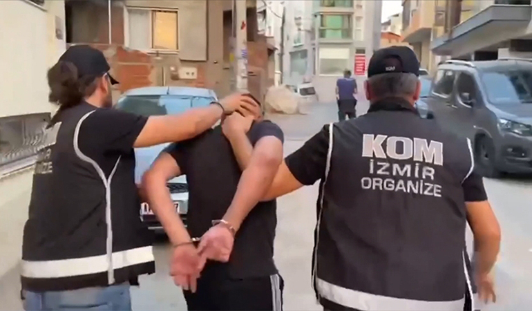 Adnan Üstün’ün çetesine şafak operasyonu