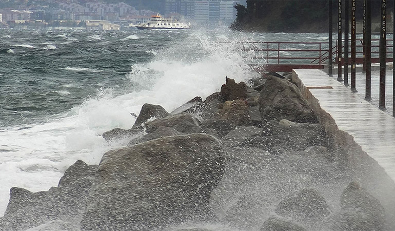 Meteoroloji saat verip uyardı: Kuvvetli geliyor!