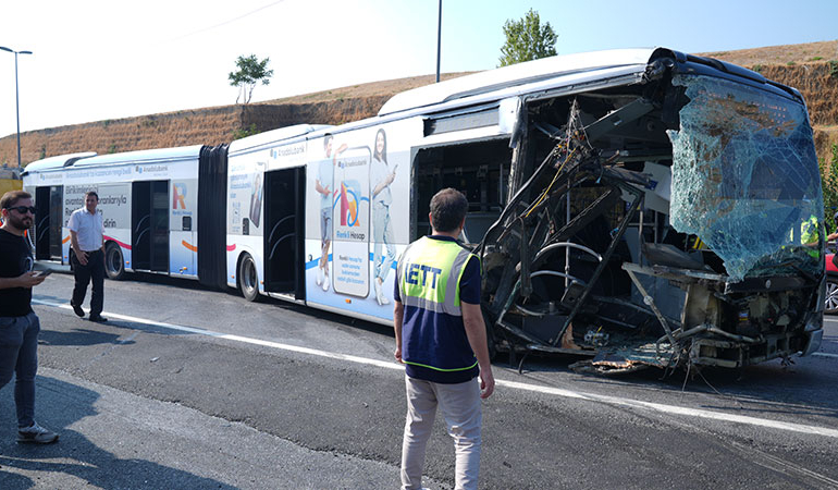 metrobus-kaza1