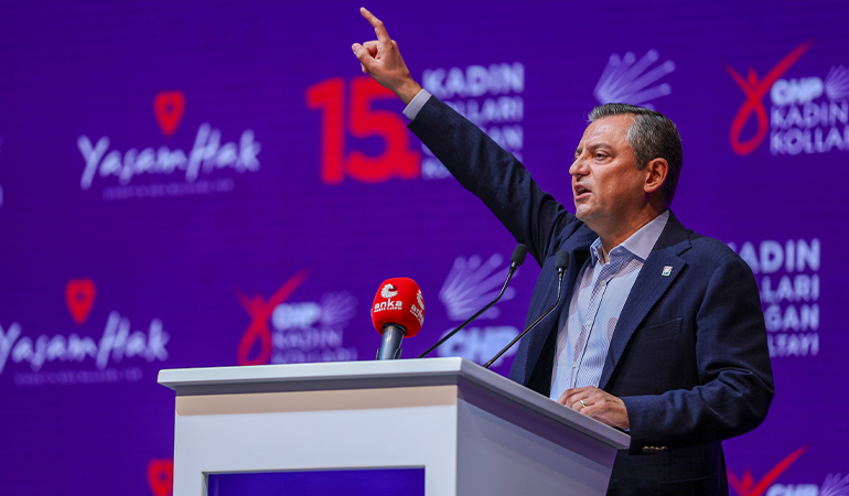 Özgür Özel: Devletçilik okunun yarısını yeşile yarısını mora boyayacağız