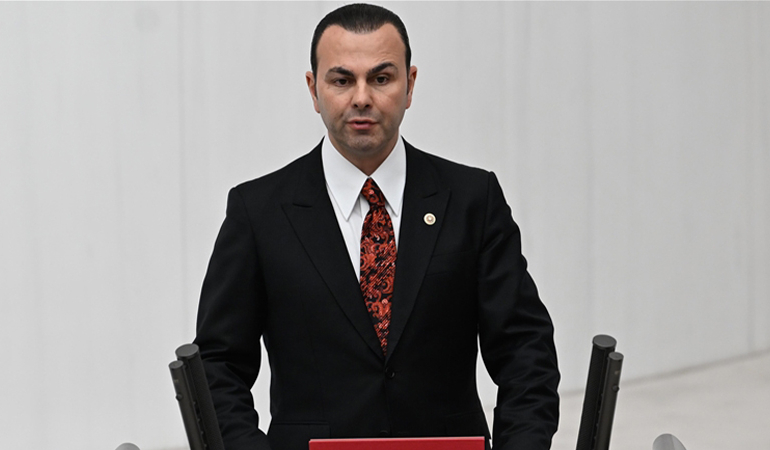 AKP’ye geçişini ‘Yuvama dönüyorum’ diyerek açıkladı