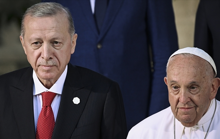 Erdoğan, Papa Franciscus ile görüştü