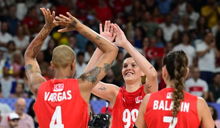 Filenin Sultanları final şansını tepti: Üçüncülük maçına çıkacağız