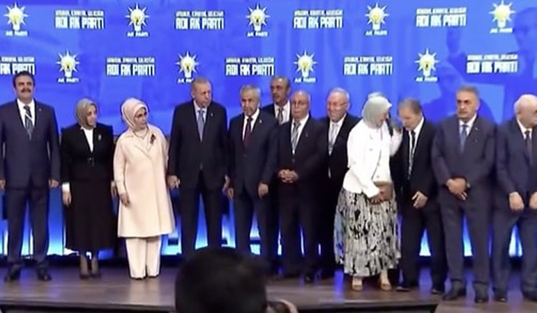 AKP’de yer kapma yarışı