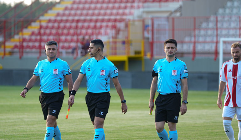Yeni Malatyaspor sahaya çıkmadı, maç başlamadı