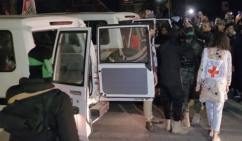 Hamas: Gazze’deki 6 esir, İsrail bombardımanı sonucu öldü