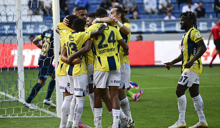 Fenerbahçe ilk yarıda bitirdi