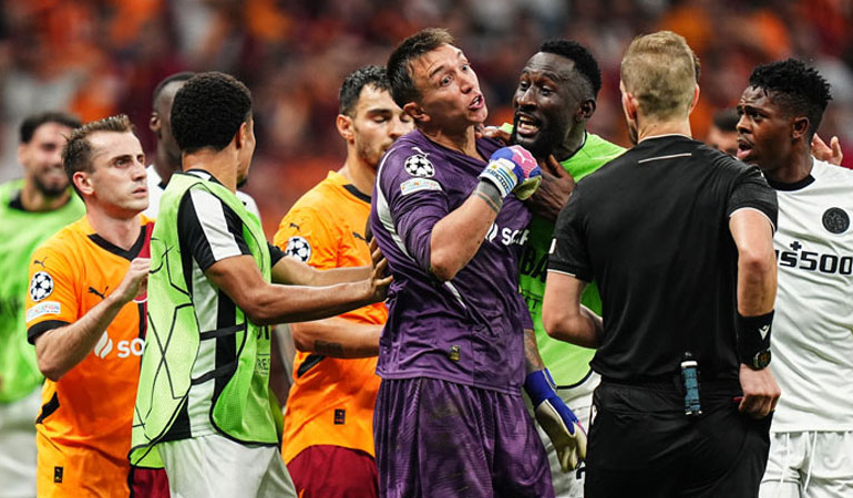 Rakibine tekme atmıştı: UEFA Muslera’nın cezasını kesti