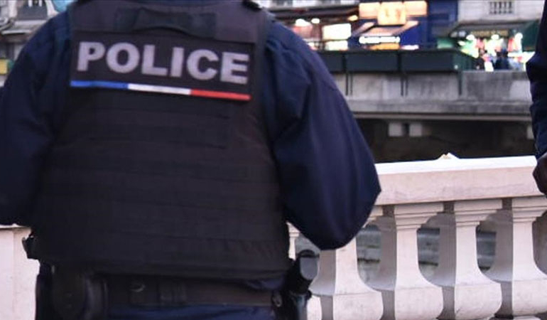 Paris’te yangın: İki patlama yaşandı