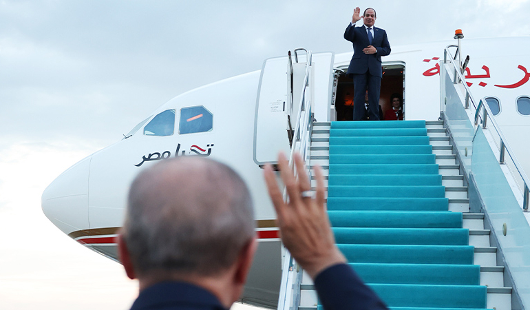 Erdoğan-Sisi görüşmesinde dikkat çeken kare