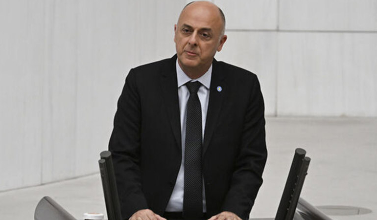 İddia: İYİ Parti’den istifa eden Ümit Özlale CHP’ye geçiyor