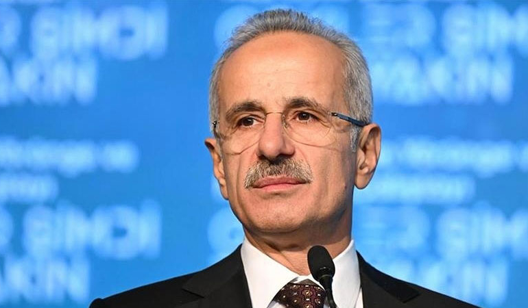Bakan Uraloğlu duyurdu: Ortadoğu’ya uçuşlar ertelendi