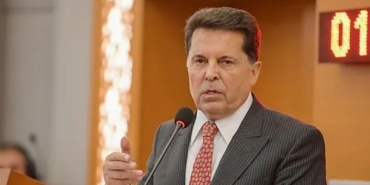 ahmet-ozer