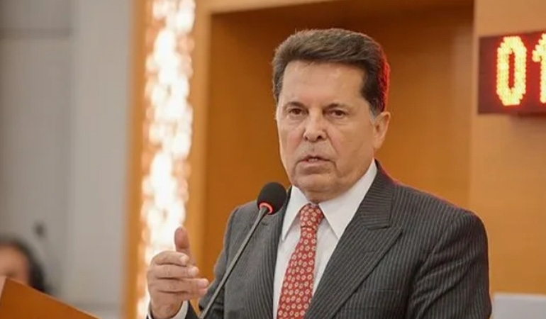 ahmet-ozer