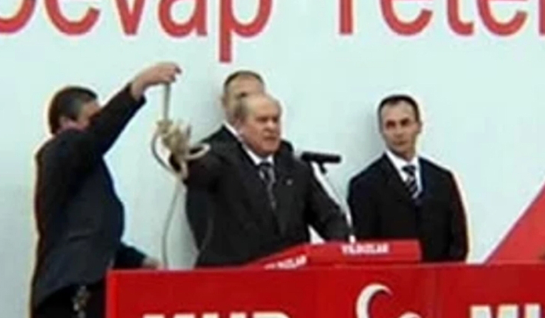 Öcalan’ı Meclis’e çağıran Devlet Bahçeli’ye ‘urgan’ hatırlatması