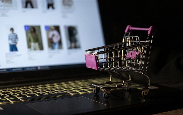 E-ticarette yeni dönem: Zorunlu oldu…