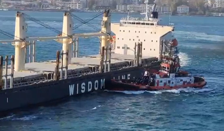 İstanbul Boğazı’nda gemi kazası! Çarpışma anı saniye saniye kaydedildi