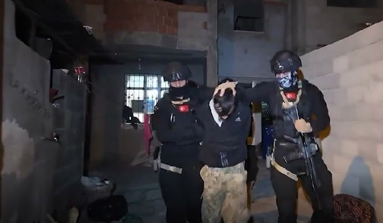 IŞİD’e 45 ilde operasyon: Yüzlerce kişi gözaltında…