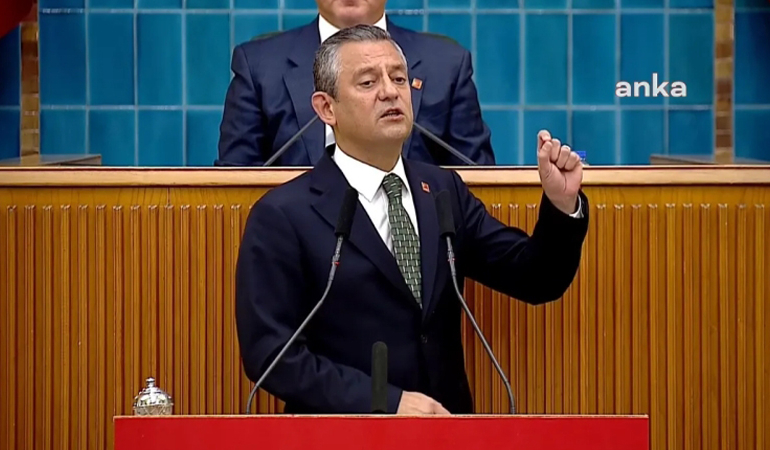 Özel ‘el yükseltiyorum’ diyerek açıkladı: Kürtlere bir devlet teklif ediyorum