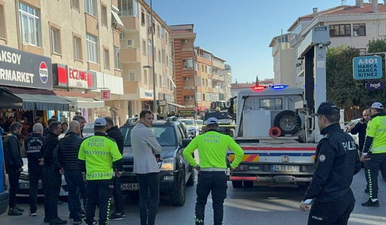 İstanbul’da polise çekiçli saldırı!