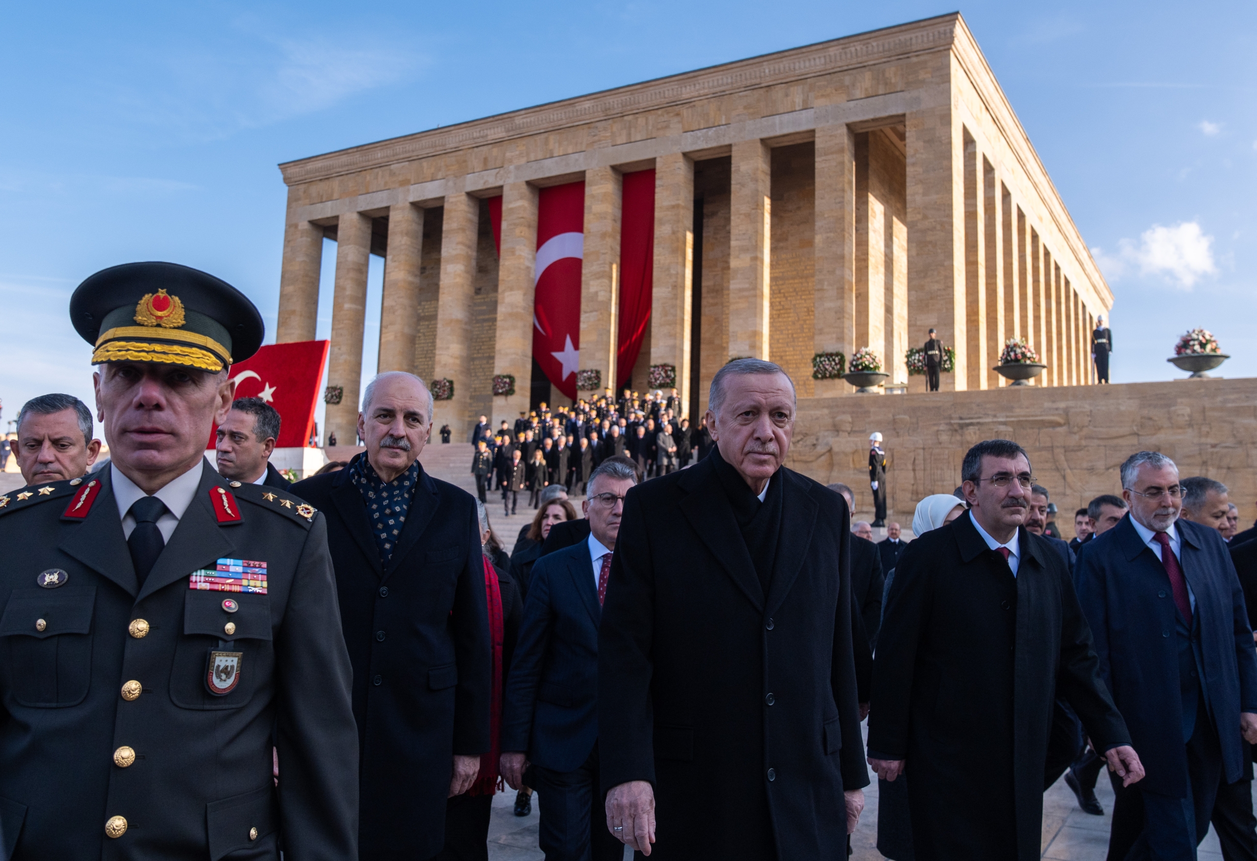 Büyük Önder Atatürk için Anıtkabir'de devlet töreni düzenlendi